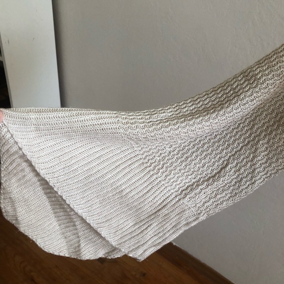 American Rag long sleeves nice design size Medium gray color - Picture 4 of 8